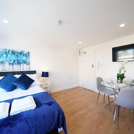 New Private Studio Apartment London 5 ภายนอก รูปภาพ