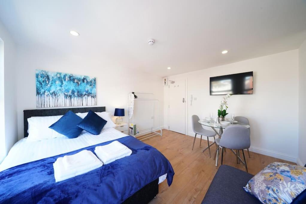 New Private Studio Apartment London 5 ภายนอก รูปภาพ