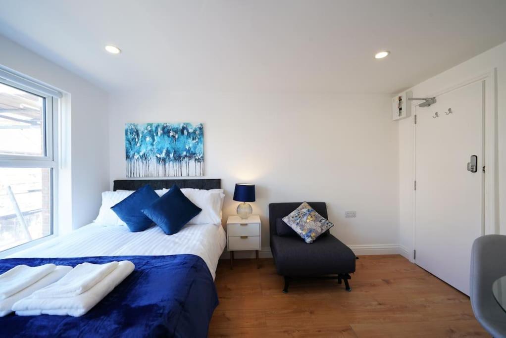 New Private Studio Apartment London 5 ภายนอก รูปภาพ