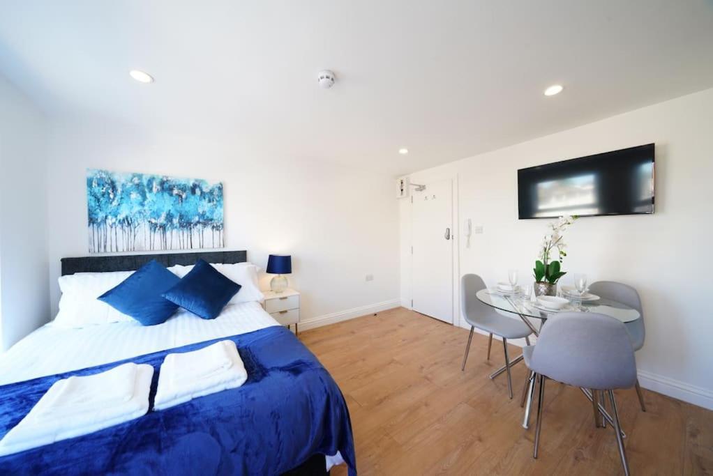 New Private Studio Apartment London 5 ภายนอก รูปภาพ